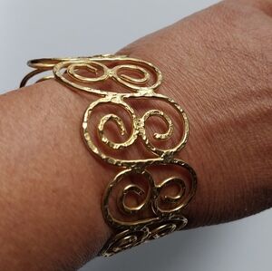 Vintage* Hammered Gold-tone Cuff Bracelet